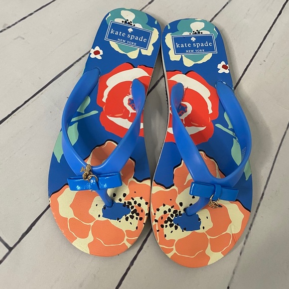 kate spade Shoes - KATE SPADE Nova blue floral flip flops small 5/6